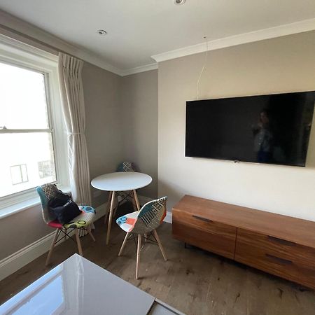 Spacious & Pristine 2Bd Flat - Balham Lejlighed London Eksteriør billede